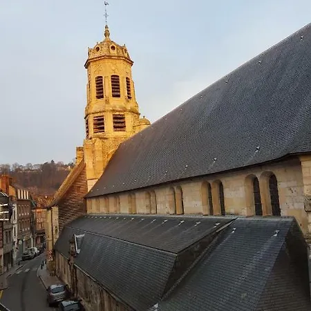 Le Saint Leonard...il Est Orange Honfleur